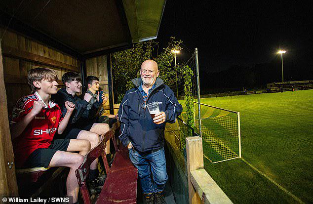 包厢的座椅, 六人座的私