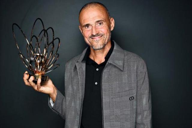 佳教练, 在巴黎